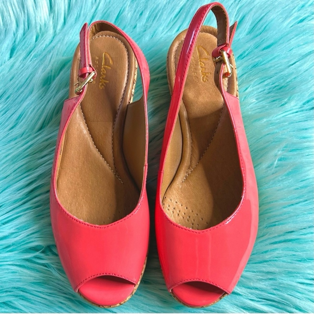 Clarks Artisan Patent LEATHER Coral Slingback Open Toe Wedge Sandals Women’s 5 - Picture 2 of 12
